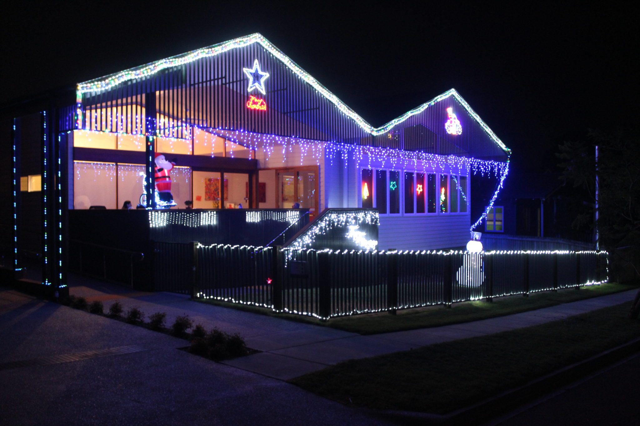 Wooloowin Share House with Christmas Lights